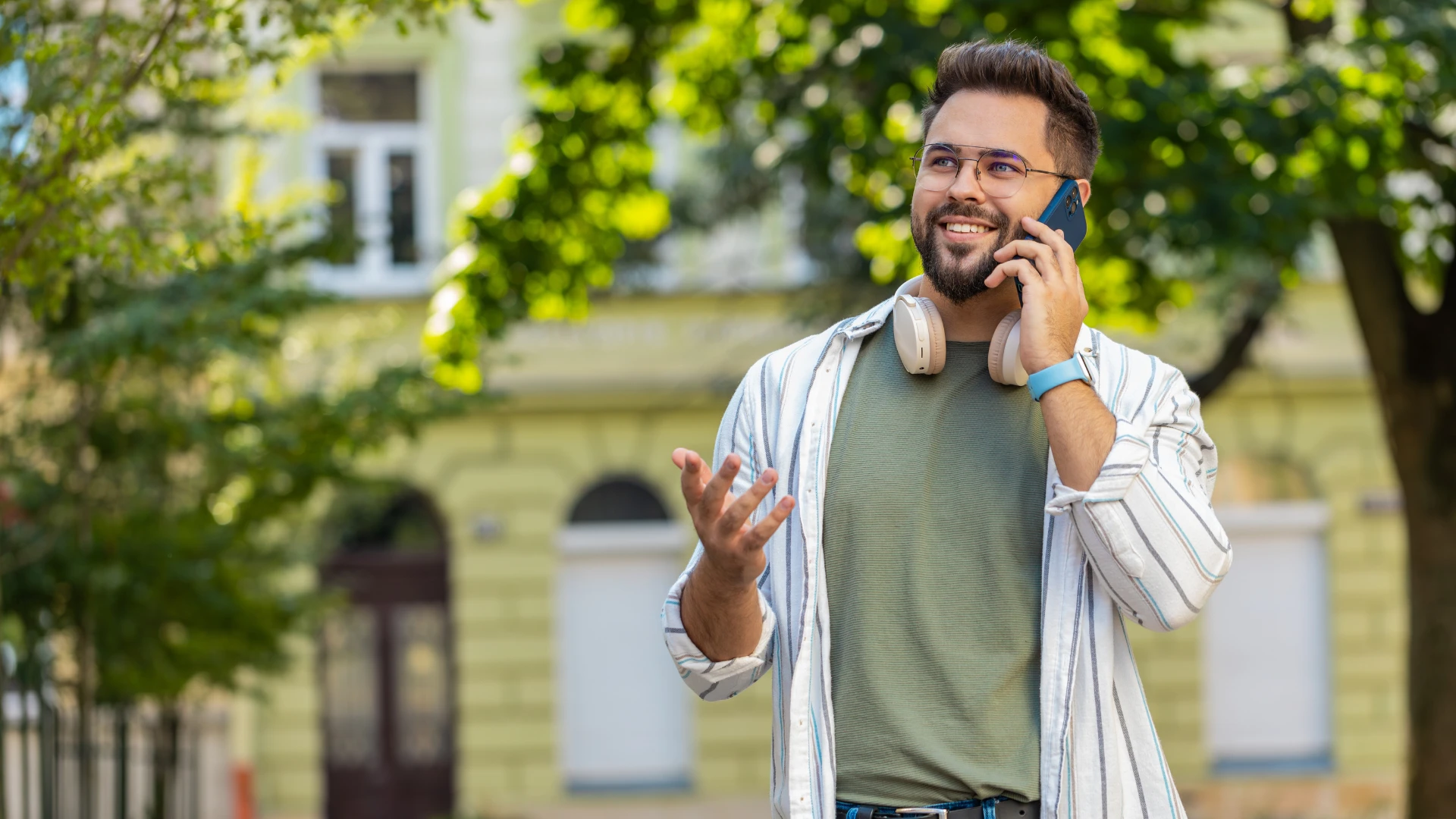 The Future of Mobile Connectivity: Innovations in Data & mobile recharge